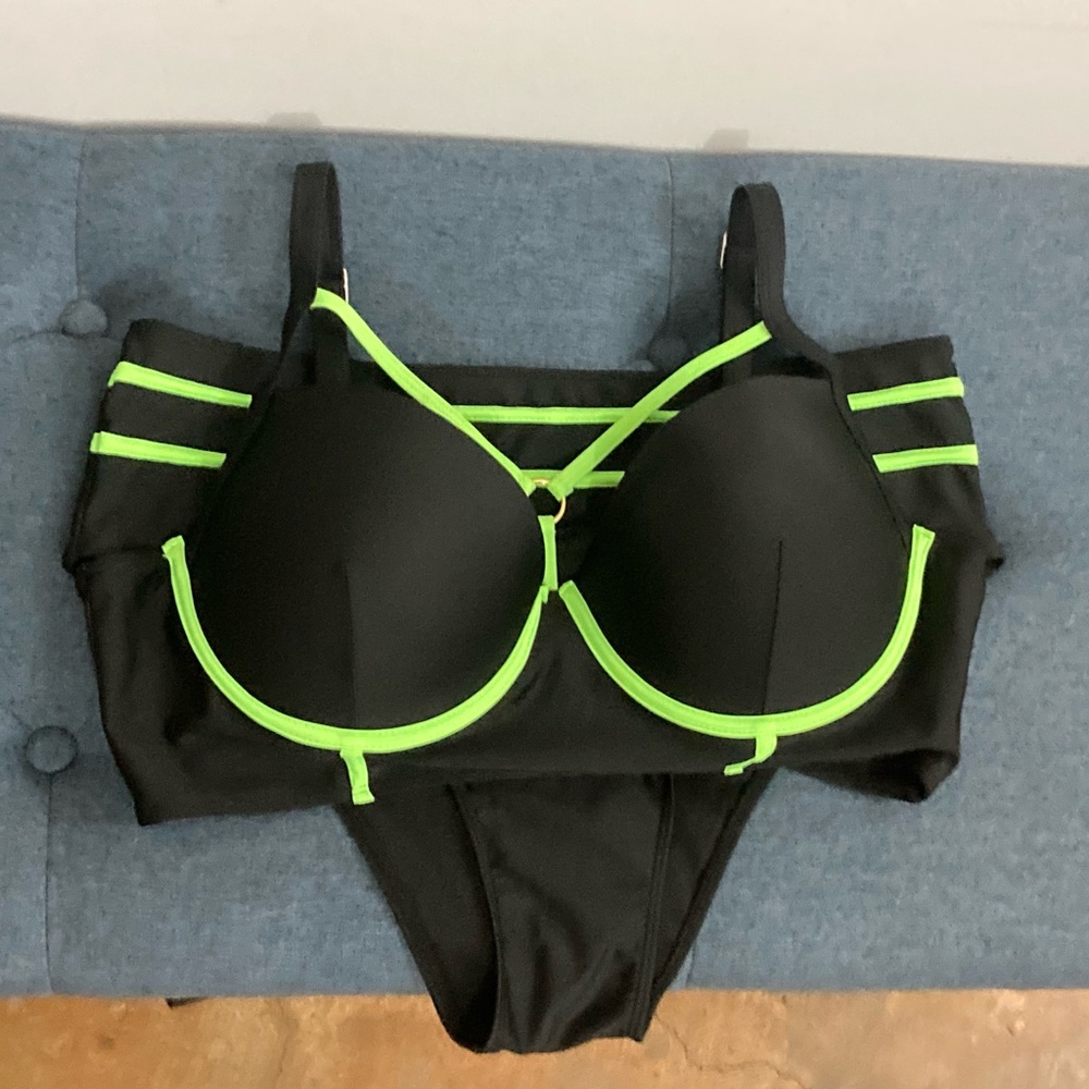 Strappy Bikini Set - Picture 5 of 5